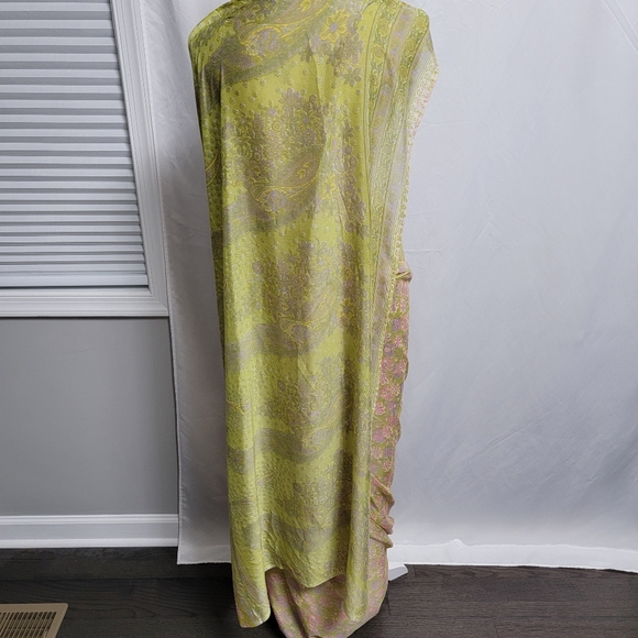 Green polyester saree/sari with purple, pink, and yellow leaves print - Picture 7 of 13